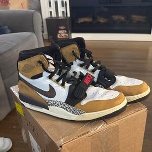 Nike Men's High-Top Sneakers in White, Brown, Tan, Black